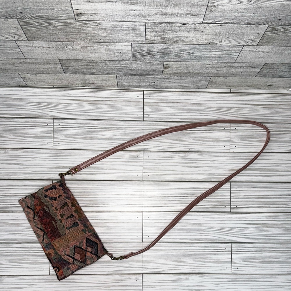 Pink clutch w/ straps